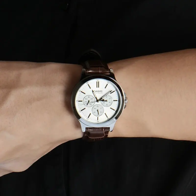 Casio BG169R-4 - Orologio da polso da uomo, cinturino in plastica
