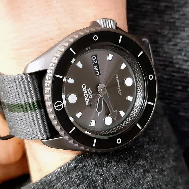 Montre Seiko 5 Sports Automatic Limited Edition Boruto (Naruto) - Réf. SRPF71K1 - Édition Limitée 2020 - Occasion